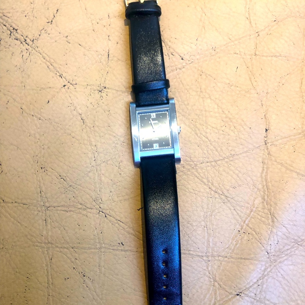 Fossil Watch Good Working Condition - image 1